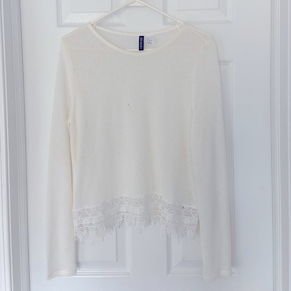 Sweater with lace on bottom
